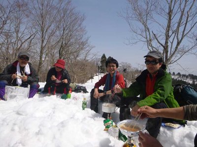 頂上でランチ