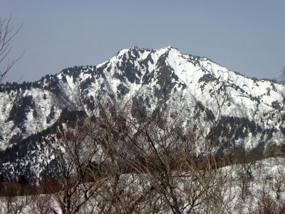 P1010597.JPG (289.59 KiB) 閲覧された回数 8928 回 威風堂々の屏風山