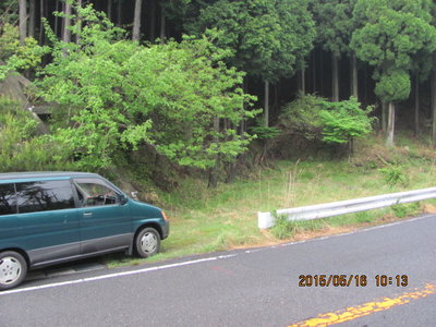 私のステップワゴンを置いて撮ってみましたが、この前に数台は突っ込めるかと。