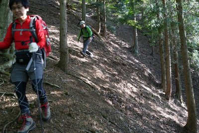 尾根乗り換えのトラバース