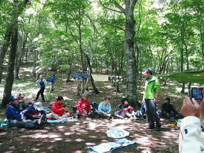 ゴチはヨっくり食べて、ワイン乾杯で好い酔いをですワン