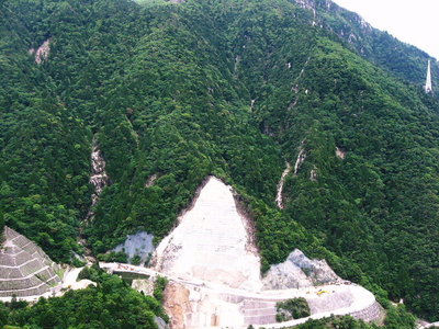 ● 右から百間谷に表道尾根、下タコチ谷で絵が切れてるけど、その上の谷が上タコチ谷って思ってました。<br />間違い今気がついたワン