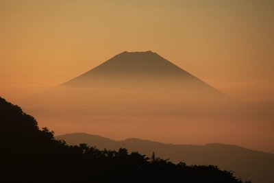 IMG_6820.JPG (35.15 KiB) 閲覧された回数 10048 回 朝焼けの富士山
