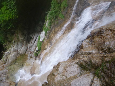 P1100329.jpg (105.2 KiB) 閲覧された回数 9000 回 下を見ると怖い