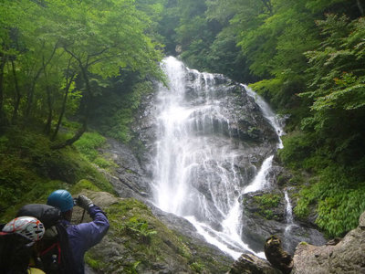 P1100990.jpg (108.37 KiB) 閲覧された回数 12918 回 サスケ滝