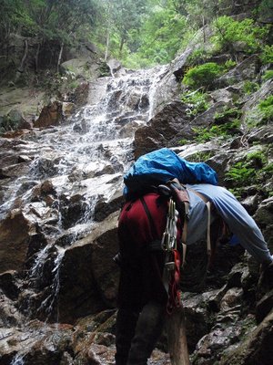 P6262401.jpg (195.91 KiB) 閲覧された回数 9384 回 百間滝直下の滝