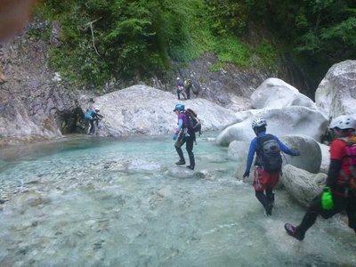 P1110271.jpg (82.26 KiB) 閲覧された回数 7555 回 ワイワイと前鬼川