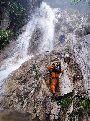 １３ｍ滝はルンゼから