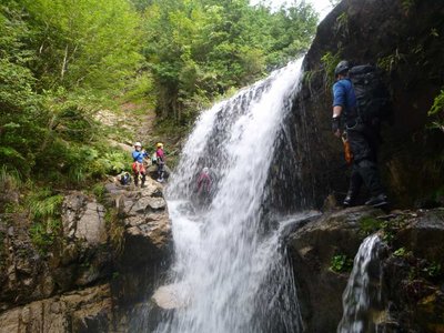 P1010076.jpg (101.48 KiB) 閲覧された回数 8352 回 裏見の滝