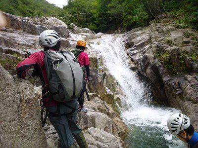 P1010075.jpg (112.92 KiB) 閲覧された回数 7943 回 階段状の滝