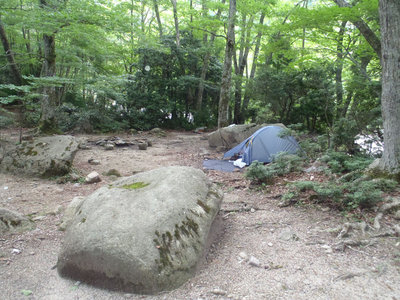テント設営.JPG (278.79 KiB) 閲覧された回数 6866 回 ヒロ沢出会のテン場にて