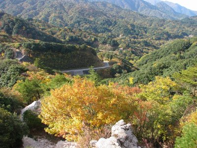 touge.JPG (244.01 KiB) 閲覧された回数 8362 回 R421を見下ろす