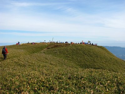 santyo.JPG (163.05 KiB) 閲覧された回数 7913 回 賑わう山頂