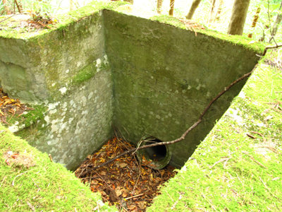 中段の構造物（内部）