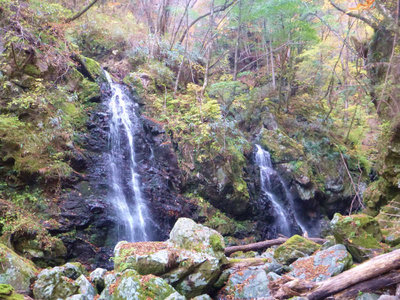 P1020259.jpg (104.7 KiB) 閲覧された回数 6424 回 黒滝谷出会いの2連滝