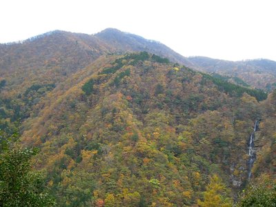 迷岳と布引滝。