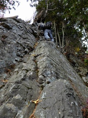 大熊落とし－下部から見上げる