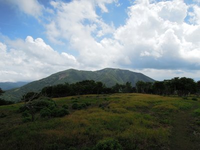 夏空と雨乞い岳.jpg (181.98 KiB) 閲覧された回数 7641 回 夏空と雨乞岳