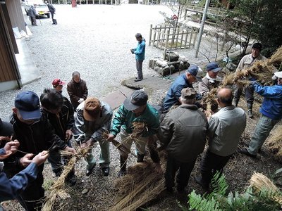 注連縄.jpg (129.88 KiB) 閲覧された回数 5950 回 注連縄編みこみ
