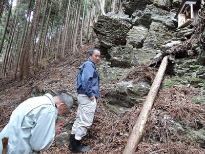 山ノ神.jpg (229.37 KiB) 閲覧された回数 5946 回 下の人がショウチャンです