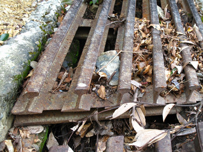 IMG_0668.jpg (675.35 KiB) 閲覧された回数 6087 回 レール製のふた