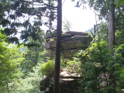 天狗様もどこかしかめ面・・・・
