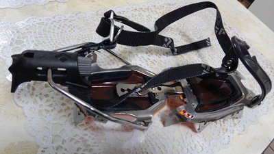 回収したアイゼン