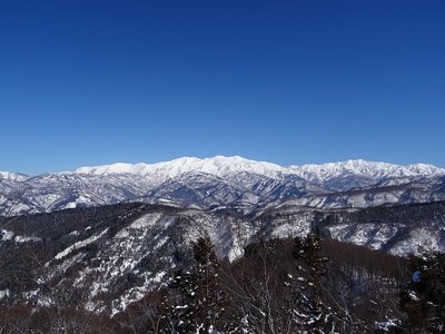 護摩堂山から白山を望む