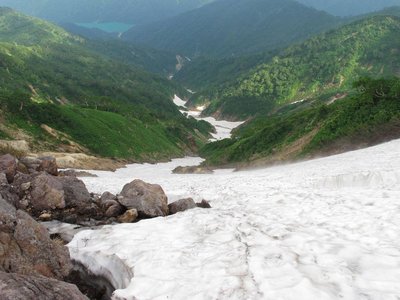 IMG_0999-s.JPG (102.41 KiB) 閲覧された回数 8693 回 白水湖からの標高差1,200m、ゾロ谷が一望できる