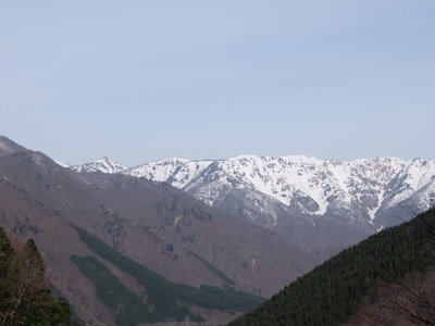 林道からの妙法山と野谷荘司山