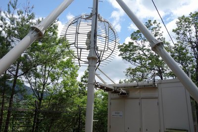 東山にあるNHKテレビ中継塔