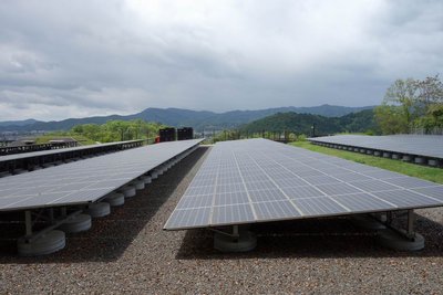 ソーラーパネルの施設