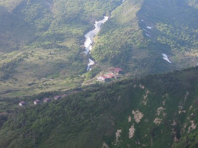 南竜山荘遠望.jpg (297.22 KiB) 閲覧された回数 10874 回 南竜山荘はまだ遠い
