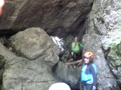 P1050087.jpg (90.9 KiB) 閲覧された回数 6982 回 大岩くぐりもあります