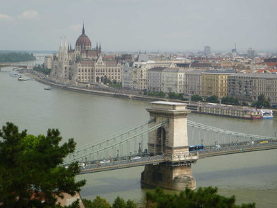 鎖橋と国会議事堂