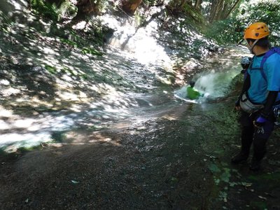 s_05.jpg (326.33 KiB) 閲覧された回数 11185 回 皆でLet’sウォータースライダー♪