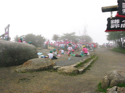 ● すごい数の子ども達でした、学校中の行事のよう