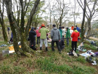 アップルパイに群がる群衆