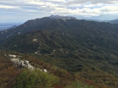 IMG_6443.jpg (269.72 KiB) 閲覧された回数 24449 回 三池岳、釈迦ヶ岳方面 重ね岩から