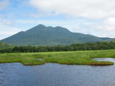 燧ケ岳.jpg (282.35 KiB) 閲覧された回数 4509 回 顔を出した燧ケ岳