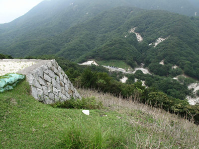 中継跡と石槫峠
