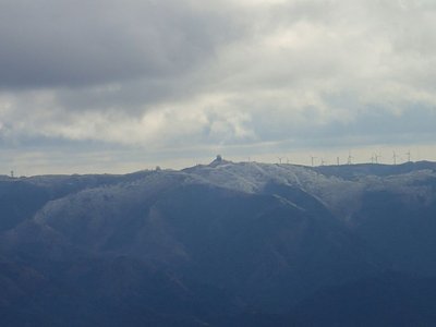 resizePC157325.jpg (81.83 KiB) 閲覧された回数 5686 回 青山高原も白くて