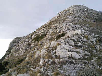 IMG_20161229_132603-s.jpg (156.22 KiB) 閲覧された回数 8358 回 石灰岩の階段を登っていく