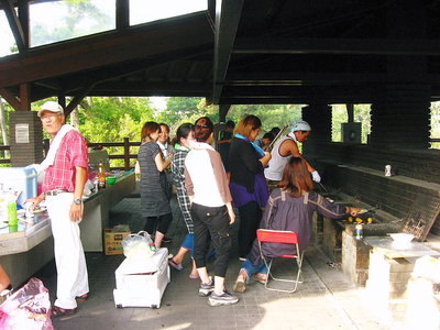 ● 食欲旺盛なお母さん、子の人たちと遊ぶが好いね