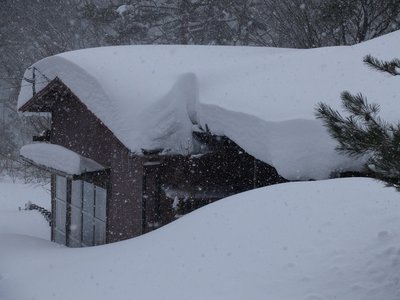 朝明は建物も埋まっている