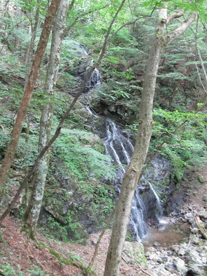 右岸からスダレ滝を見る