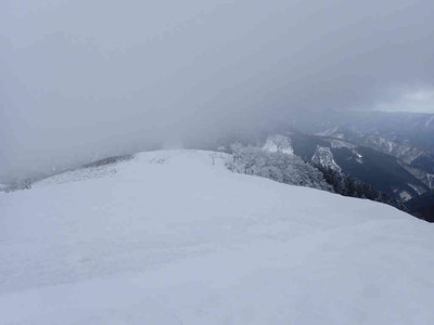 P2190147.jpg (28.33 KiB) 閲覧された回数 5742 回 竜王山分岐近くの雪原