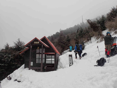 P2190123.jpg (50.32 KiB) 閲覧された回数 5742 回 5合目の小屋