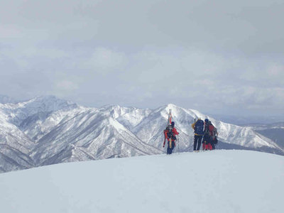 P2260105.jpg (35.72 KiB) 閲覧された回数 6345 回 野伏ヶ岳頂上