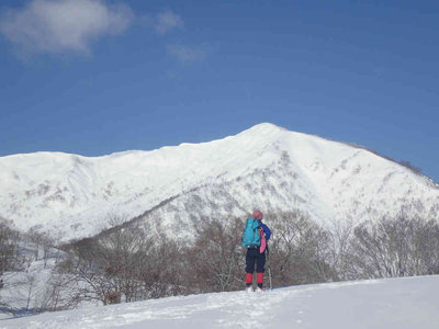 P2260067.jpg (48.73 KiB) 閲覧された回数 6368 回 和田牧場跡から野伏ヶ岳を望む